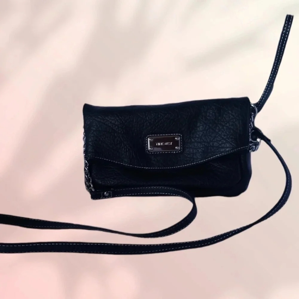-Nine West tunnel fold over crossbody bag black